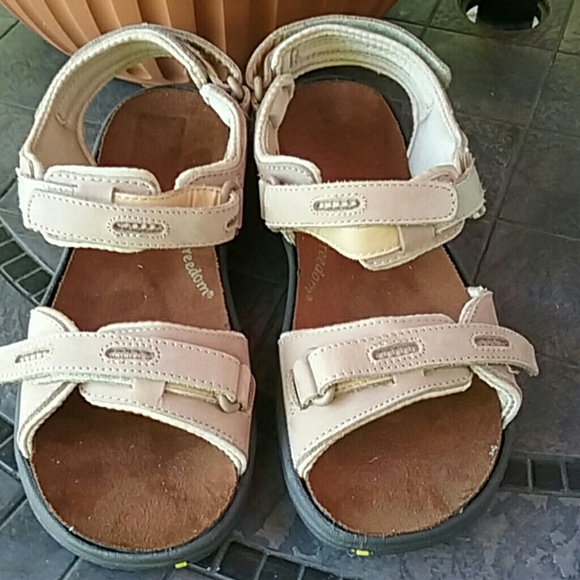 Barefoot Freedom Sandles New - Picture 2 of 8